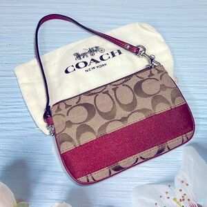 🌺 COACH STRIPE RED AND SIGNATURE BROWN WRISTLET
